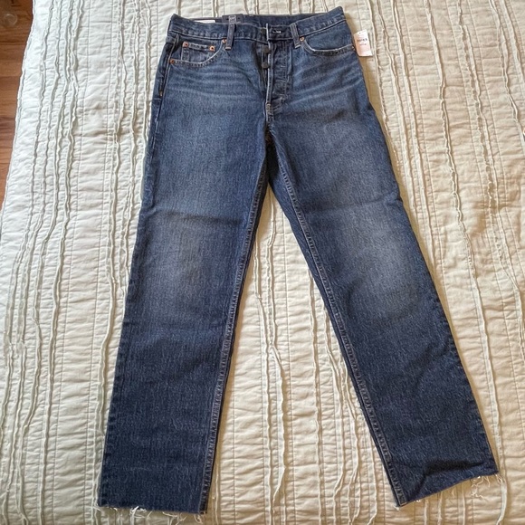 Gap Cheeky Straight High Rise Denim. Size 27/4. Never been worn. - Picture 3 of 5
